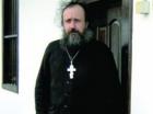 Авторът на "Черната овца" дразни монасите в Гигинсккия манастир 09_1411994594