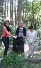 Дамите от ГЕРБ-Перник и общински съветници чистиха резерват "Острица" 06_1433740940