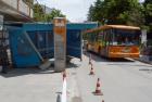 Автобус в София се е блъснал в козирка на спирка 07_1435817023