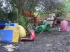 Англичани направиха детска площадка с остри предмети, кални локви и дървени пръчки 07_1436251792