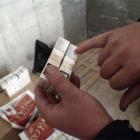 Цигари без бандерол и липса на касов апарат са установени в търговски обект в Земенско 07_1468558068