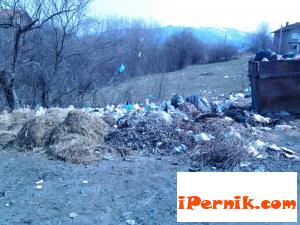 Боклуците на Рилските езера в Перник