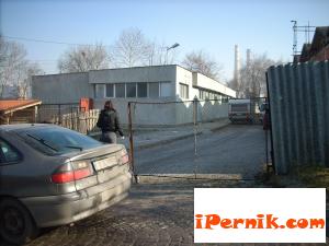 Собственик на шивалня затвори с портал улица под "Софийско шосе"