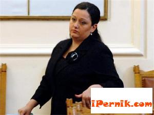 Павлова поизплашила фирмите за почистването