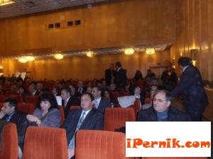 Скандал разтресе Общинския съвет сн.pernikmedia.net