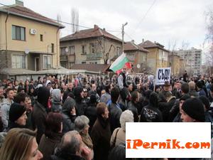 Хората, хвърляли камъни по сградата на ЧЕЗ, ще бъдат подведени под отговорност
