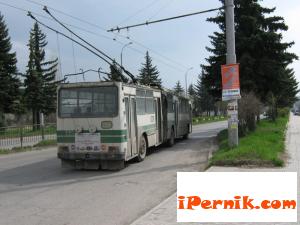 Повече от два часа перничани останаха без тролейбусен транспорт
