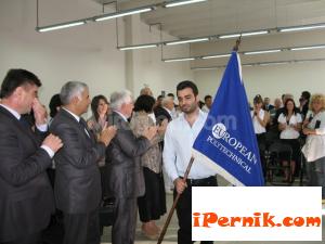 Абсолвенти на ЕПУ в Перник ще получат дипломите си в понеделник 06_1370775153
