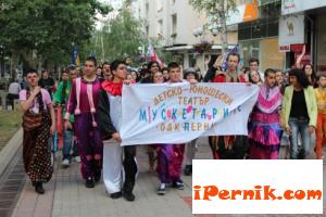 Пернишките Мускетари поводеха фестивалното дефиле във Враца 06_1371405142