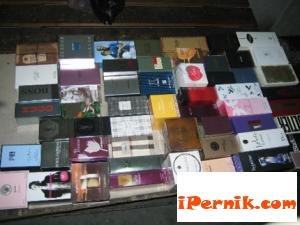 Полицията в Перник иззе парфюми на световни марки 12_1386755565