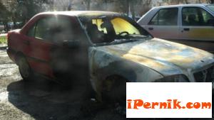 Два автомобила изгоряха в Перник 12_1387012957