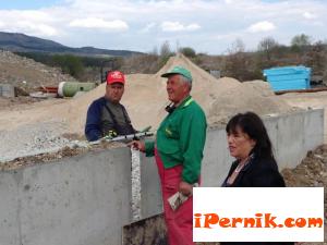 Кметът на Перник инспектира изграждането на депото за неопасни отпадъци 04_1397115750