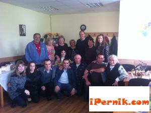 Младежите от ГЕРБ в Перник подеха инициативата „Внимание! Телефонни измами!“ 04_1397643245