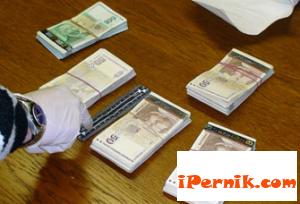 Кмет подари по 150 лв. лични средства на трима абитуриенти 04_1398852753