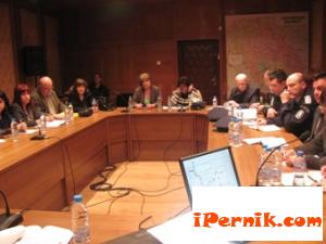 Доставиха бюлетините за евровота в Перник 05_1400224455