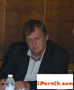 Кметът на Богданов дол се е захванал да извърши добро дело 06_1401877357