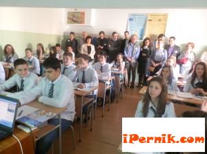Маринела Димитрова от ГПЧЕ се нареди сред първите в страната по резултати от мат