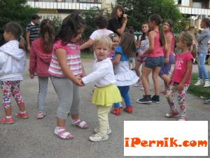 Деца танцуваха на открито в кв. Изток 07_1405602864