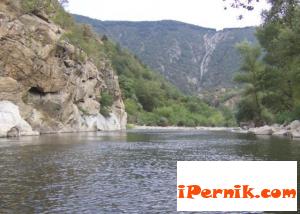 Няма опасност от преливане на река Струма в района на Перник 08_1406877298