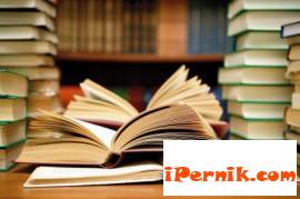 Дете предпочита енциклопедия пред закуска 10_1413453331