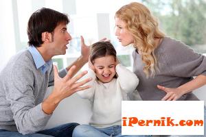 Родителите, които често се целуват, хвалят децата си 10_1413811088