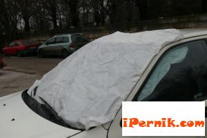 Пернишки полицаи разследват вандализъм на автомобил 11_1416303904