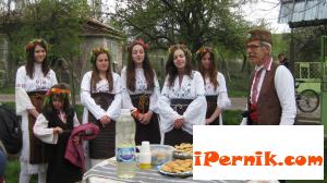 Лазарки наричаха за здраве и берекет в Радомир 04_1428250230