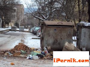 Извозват сгурията в Перник 04_1428474286