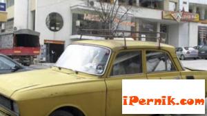 Разчистват тротоарите от стари автомобили в София 04_1429619771