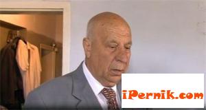 Възрастен мъж с малка пенсия намери и върна пълно с пари портмоне 04_1429866849