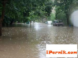 Проливен дъжд доведе до бедствено положение в Мездра 05_1432537578