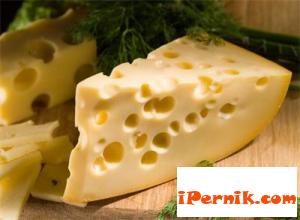 Откриха от какво се образуват дупките в швейцарското сирене 05_1432965608