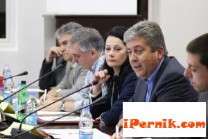 Първанов приветства младите в АБВ 05_1433052203