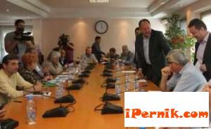 Обсъждат пенсионната реформа 06_1433330978