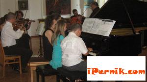 Концерт ще изнесат пианистите на 12 юни 06_1434022737