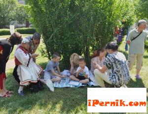 Майсторки на ръчното плетиво се събраха в Разград 06_1434356462
