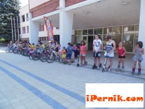 Децата присъстваха на "Шоу на колела" в Перник 07_1436429418