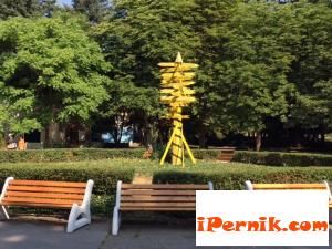 Вече има нови пейки в Централния градски парк в Перник 07_1437461752