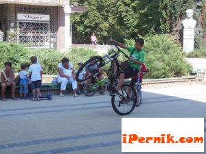 Деца се състезаваха с колела в Перник 07_1438179222