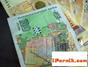Българите вече харчат доходите си 08_1439974447