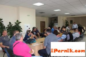 Всички кметове в Радомирско получиха лаптопи 08_1440052843