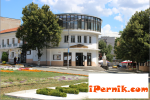 Читалище „Напредък“ в Радомир отвори врати в юбилейния си сезон 09_1441286876