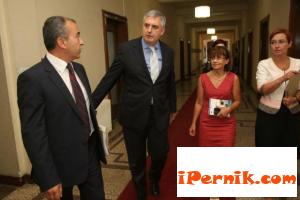 Ще търсят мозъци в чужбина 09_1441349922