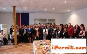 Всички учители от Радомир се събраха в Залата на Младежкия дом 09_1441978259