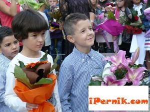 84 първокласници прекрачиха прага на ХІ ОУ „Елин Пелин” 09_1442325526