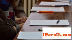 Дариха учебни помагала и дрехи в Център за настаняване от семеен тип 09_1442390199