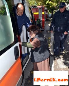 Старица подпали килима си в опит да размрази хладилника си със свещ 10_1444738150