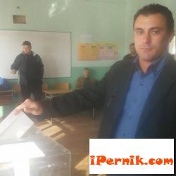 Емил Костадинов от ГЕРБ печели изборите в кв. Изток 11_1446448601