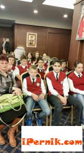 Патриарси благословиха шестокласници от Перник 11_1447080839