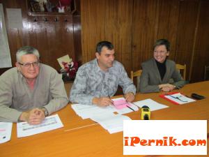 Опитват се да стабилизират община Перник чрез бирничество 11_1448789350